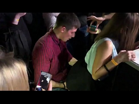 ❤️ રશિયન નાઇટક્લબમાં વાસ્તવિક સેક્સ. ગુદા અને યોનિમાર્ગમાં 18 વર્ષની રશિયન છોકરીએ નાઈટક્લબમાં ચોદાઈ ❤  અમારા પર  ❌❤